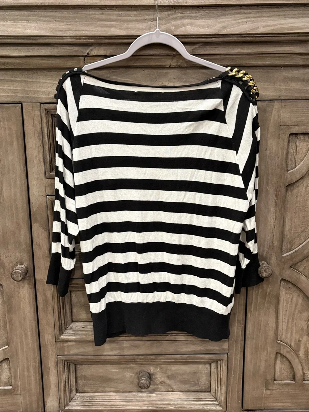 EUC Women’s MICHAEL KORS Black/White Stripe Gold Metal Accent Light Sweater (L)